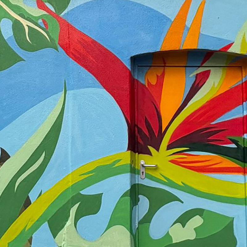 Graffiti Blume auf Tür in Aachen